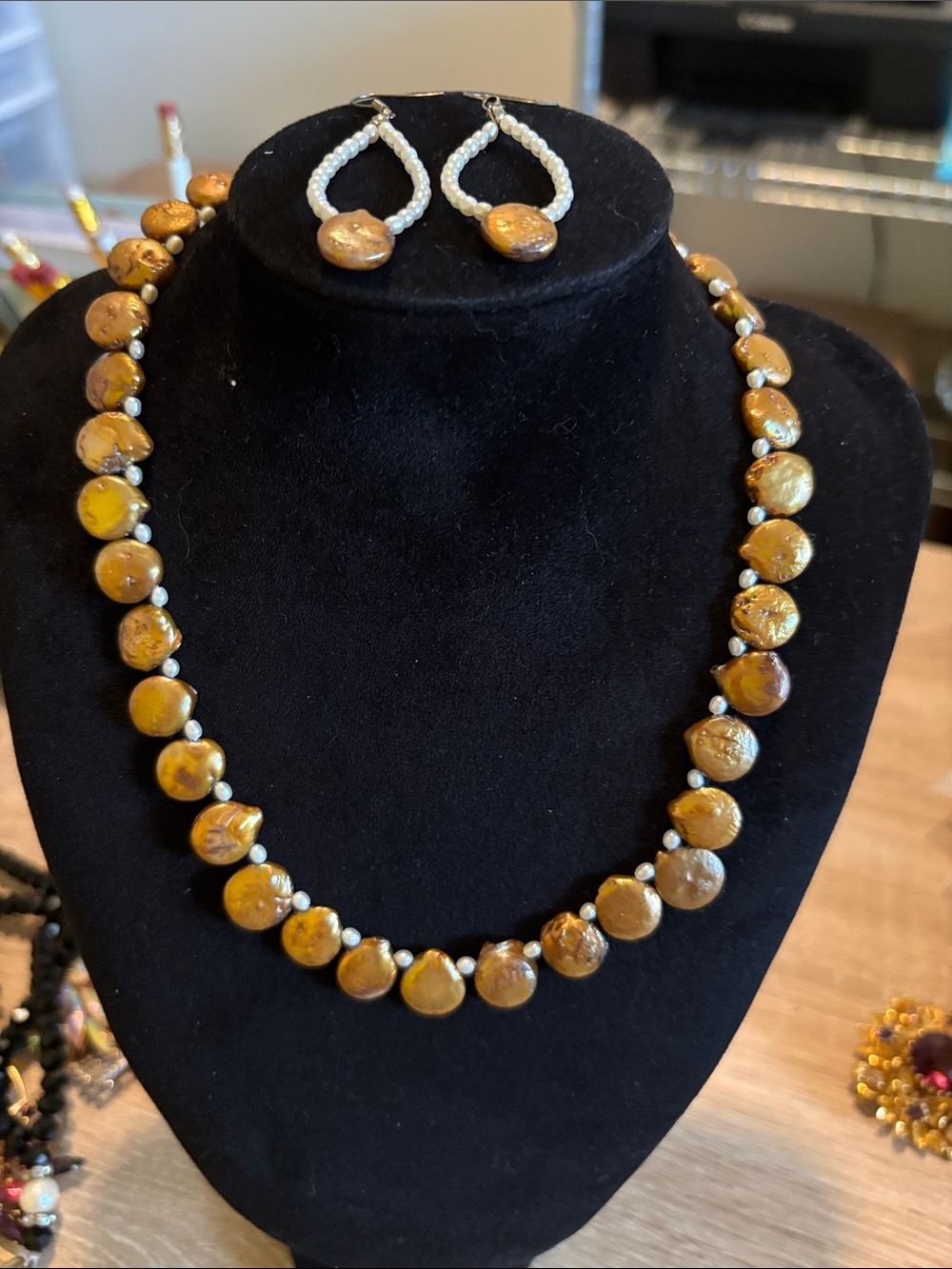 Golden-yellow baroque coin pearl necklace and earrings 925